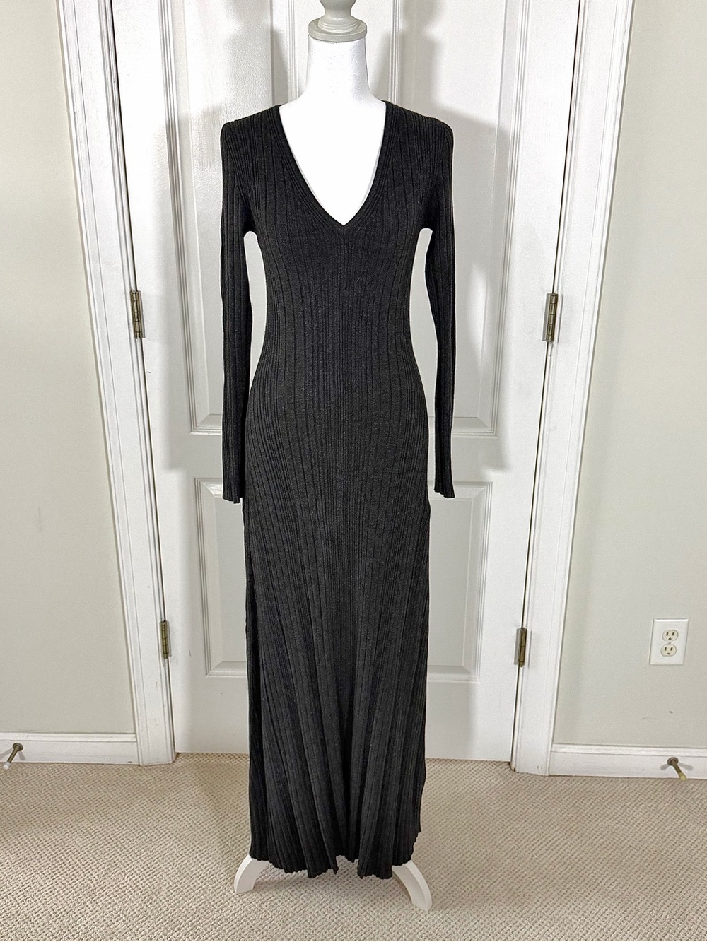 Banana Republic Gray Ribbed V-Neck Maxi Dress